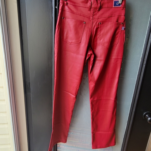 RARE BODYWAVES Women's Red Pants Faux Leather Size 5 Rise 9.5" - Picture 2 of 9